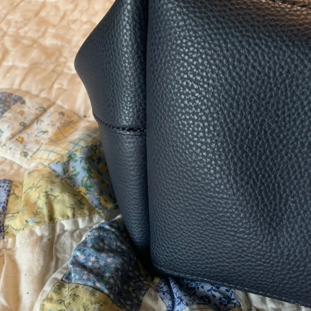 Coach Black Pebbled Leather Tote with Gold Logo - Picture 2 of 9